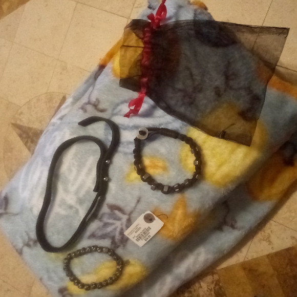 BKE Bracelets/Choker (Vintage) - Picture 5 of 7